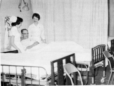 A corner of the six-bed receiving ward in the Emergency Department at Victoria Hospital (circa 1960).
