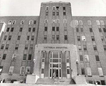 Front entrance of Victoria Hospital on South Street