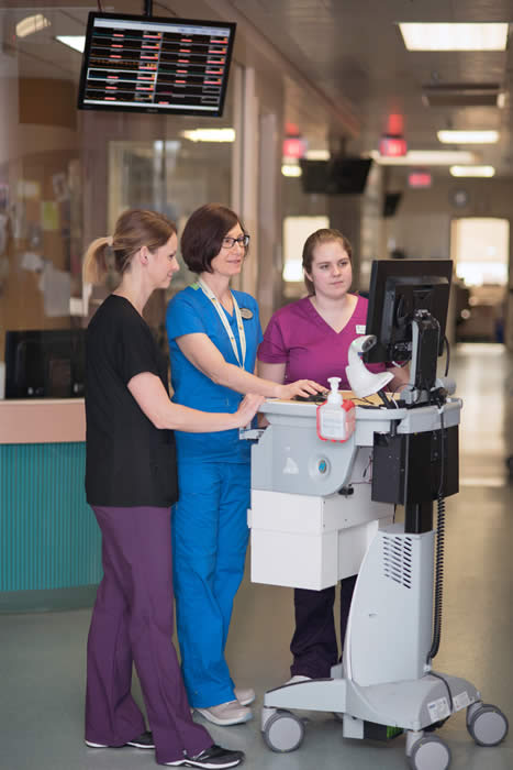 nurses in transplant unit