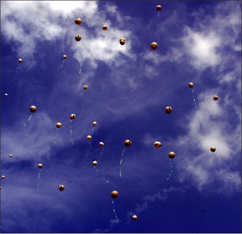 Donor Day celebration, releasing balloons