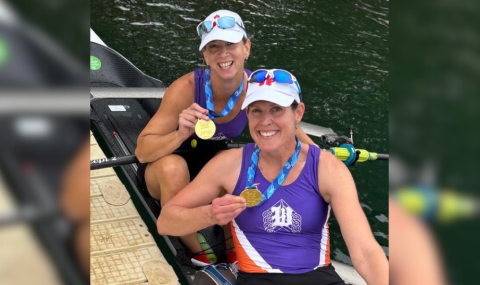 Carolyn Jaeger and Andrea Mutsaers pose with their medals