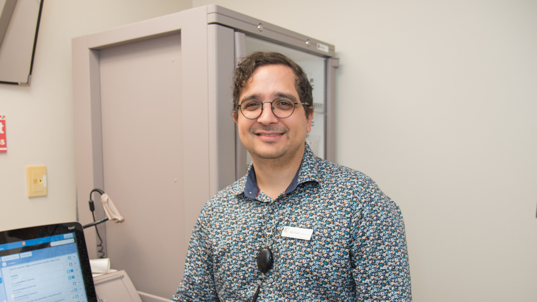 Picture of pharmacist in clinical setting